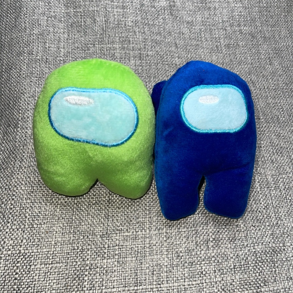 New 2 among us plush toys with squeakers